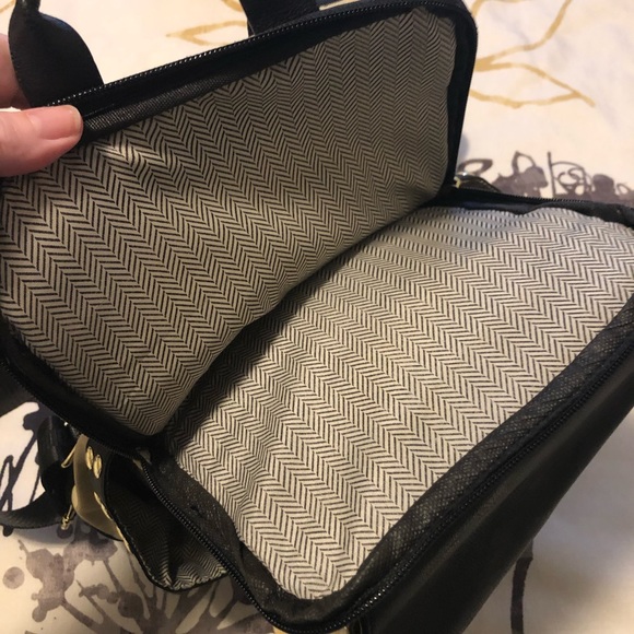 Steve Madden Gold Backpack - Picture 5 of 5